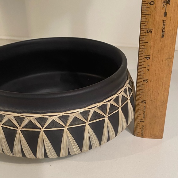 Vintage Raffia Wrapped Black Planter, Gmundner Keramik, Made in Austria - Picture 9 of 10